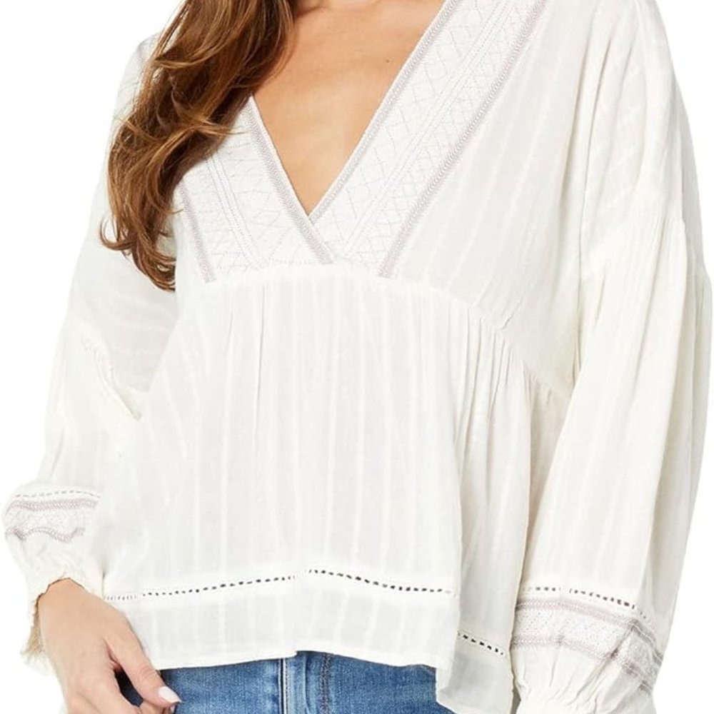 NEW. Lucky Brand Femme Peasant Blouse.  SIZE SMALL